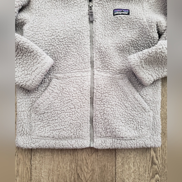Patagonia gray hoodie 4t - Picture 2 of 5